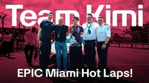 Kimi Takes His Dad and Team for EPIC Miami Hot Laps!